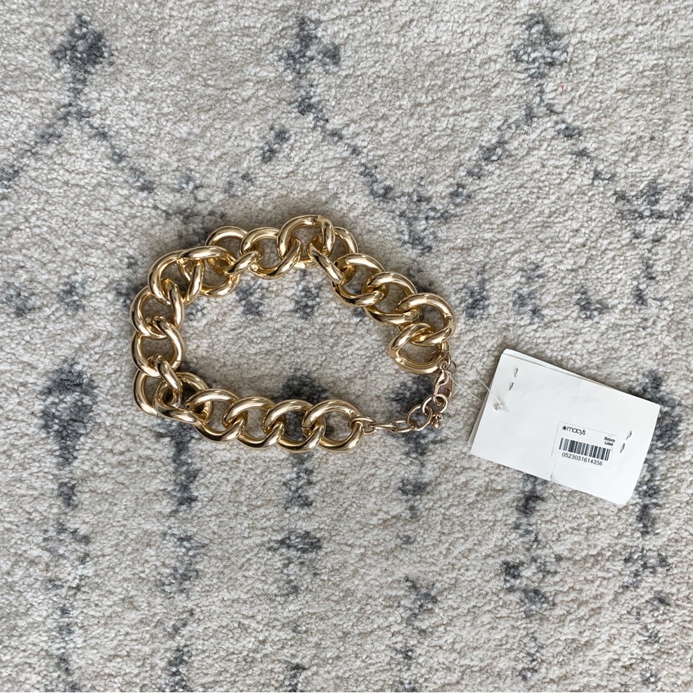 Gold chain bracelet